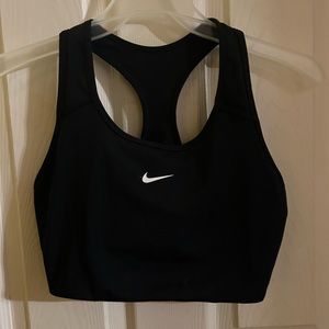 black nike sports bra